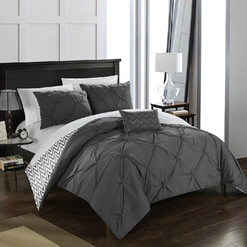 Full - size comforters suitable for full - sized beds in guest rooms or small bedroomsPorch & Den Red Cliff 4-piece Grey Comforter Set Full - size comforters suitable for full - sized beds in guest rooms or small bedroomsPorch & Den Red Cliff 4-piece Grey Comforter Set