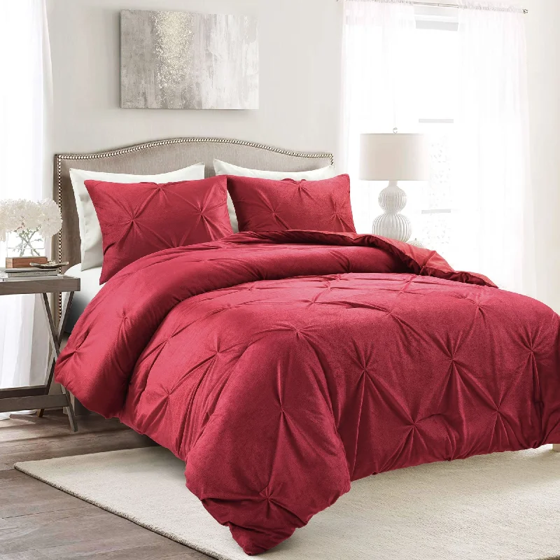 Full - size comforters suitable for full - sized beds in guest rooms or small bedroomsLush Decor Soft Velvet Diamond Pintuck 3 Piece Comforter Set Full - size comforters suitable for full - sized beds in guest rooms or small bedroomsLush Decor Soft Velvet Diamond Pintuck 3 Piece Comforter Set