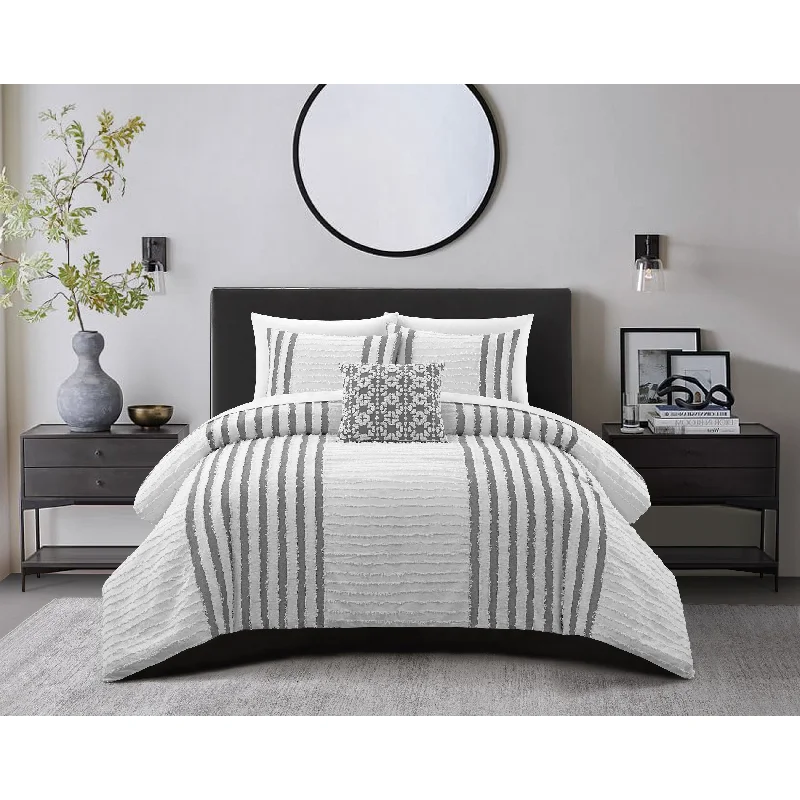 Wool - filled comforters with natural moisture - wicking and temperature - regulating featuresChic Home Samira 4 Piece Cotton clip jacquard Comforter Set Wool - filled comforters with natural moisture - wicking and temperature - regulating featuresChic Home Samira 4 Piece Cotton clip jacquard Comforter Set