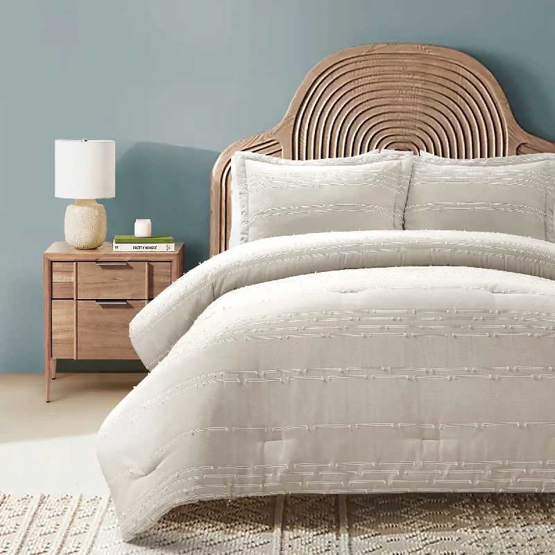 Full - size comforters suitable for full - sized beds in guest rooms or small bedroomsLush Decor Clipped Stripe Jacquard Comforter 3 Piece Set Full - size comforters suitable for full - sized beds in guest rooms or small bedroomsLush Decor Clipped Stripe Jacquard Comforter 3 Piece Set