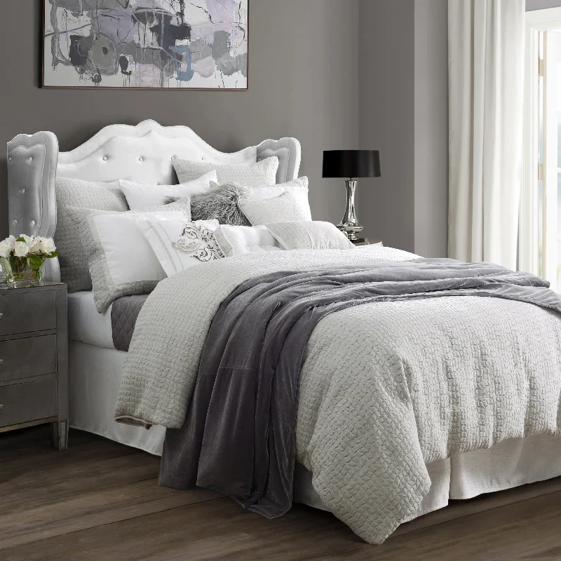 Duck down comforters with a softer feel and good warmth retentionHiEnd Accents Wilshire Comforter Set, 4PC Duck down comforters with a softer feel and good warmth retentionHiEnd Accents Wilshire Comforter Set, 4PC