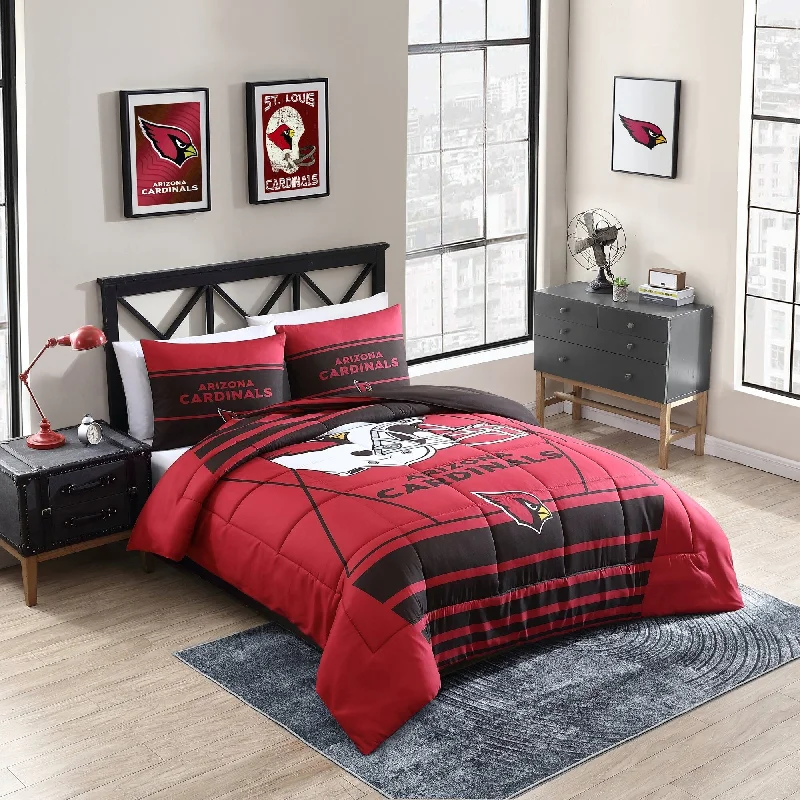 Queen - size comforters for standard queen - sized mattressesArizona Cardinals NFL Licensed "Crosser" Comforter & Sham Set Queen - size comforters for standard queen - sized mattressesArizona Cardinals NFL Licensed "Crosser" Comforter & Sham Set