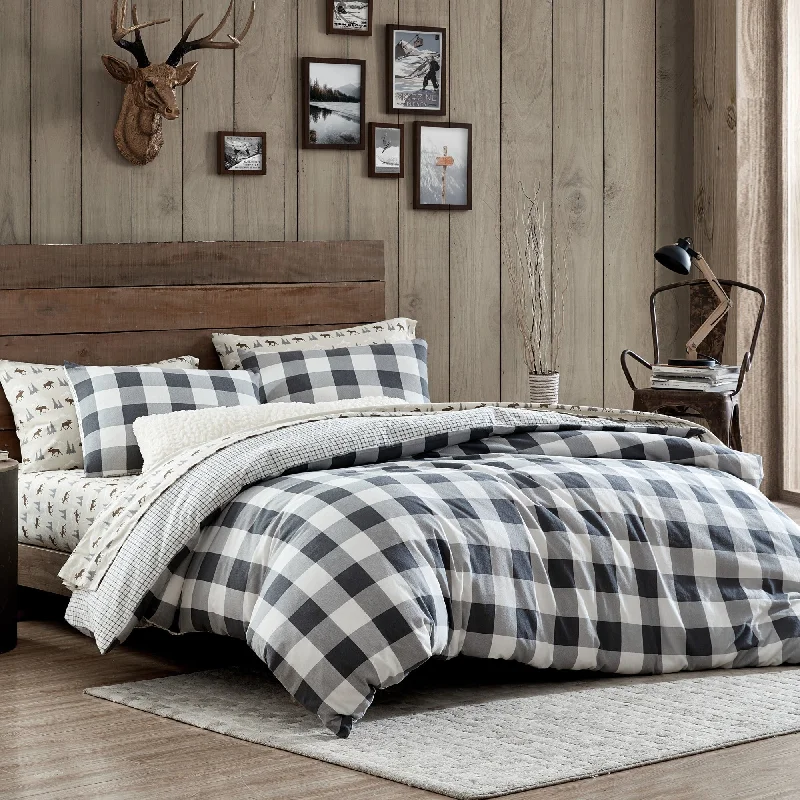 Queen - size comforters for standard queen - sized mattressesG.H. Bass & Co. Buffalo Check Comforter Set Queen - size comforters for standard queen - sized mattressesG.H. Bass & Co. Buffalo Check Comforter Set