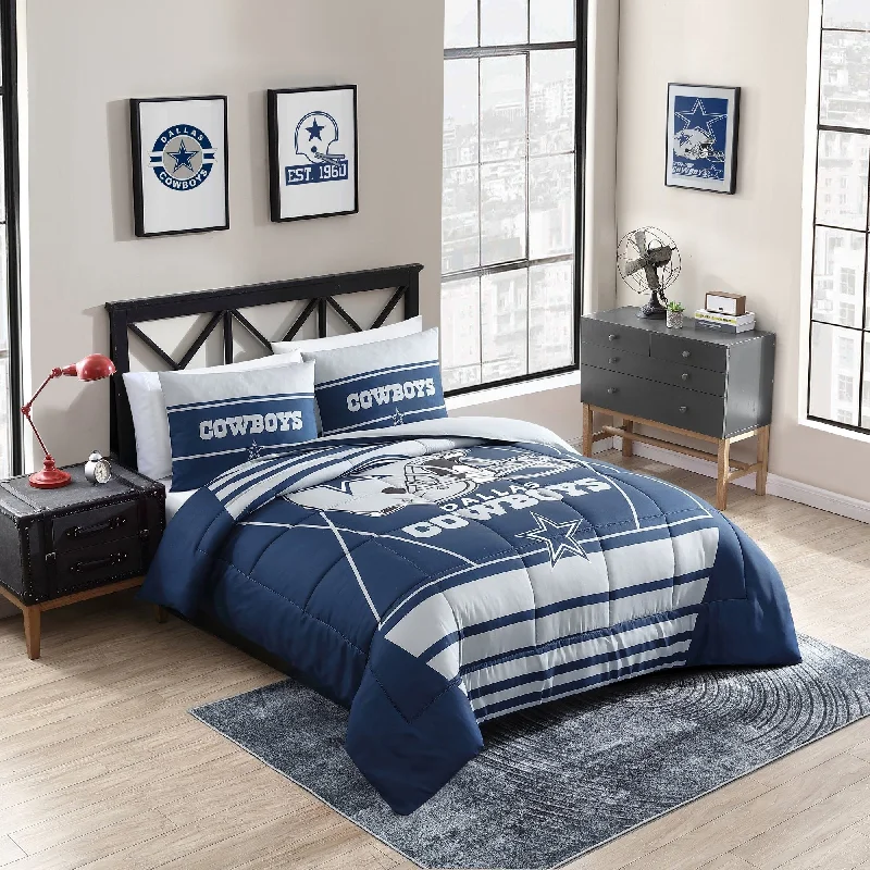King - size comforters to fit large king - sized beds perfectlyDallas Cowboys NFL Licensed "Crosser" Comforter & Sham Set King - size comforters to fit large king - sized beds perfectlyDallas Cowboys NFL Licensed "Crosser" Comforter & Sham Set