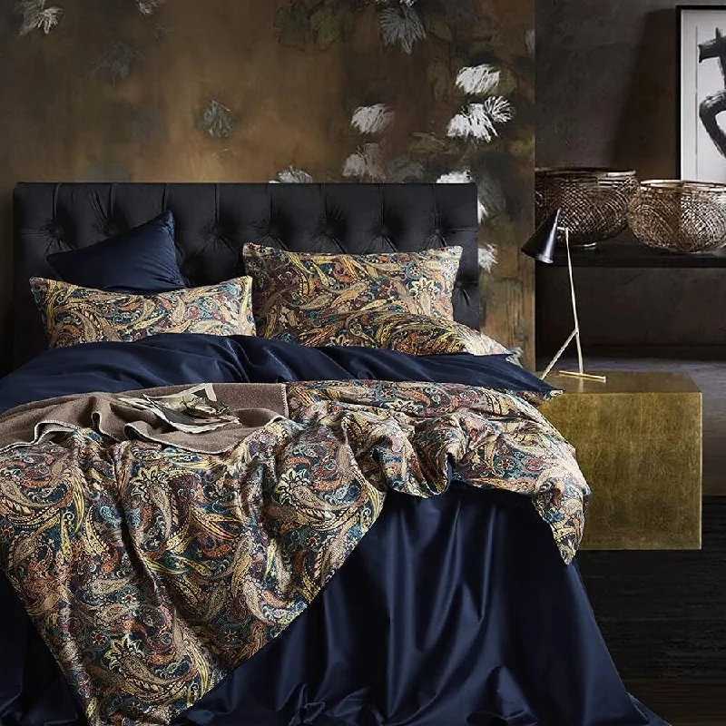 Gold Paisly Pattern