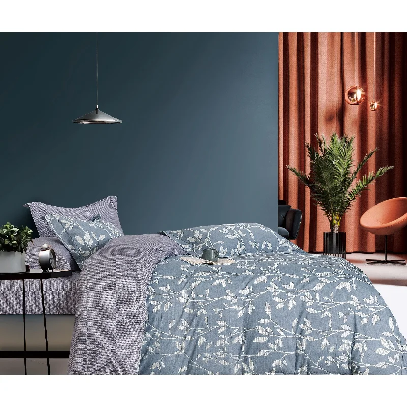 Duck down comforters with a softer feel and good warmth retentionCharlote Blue Gray Floral 100% Cotton Comforter Set Duck down comforters with a softer feel and good warmth retentionCharlote Blue Gray Floral 100% Cotton Comforter Set