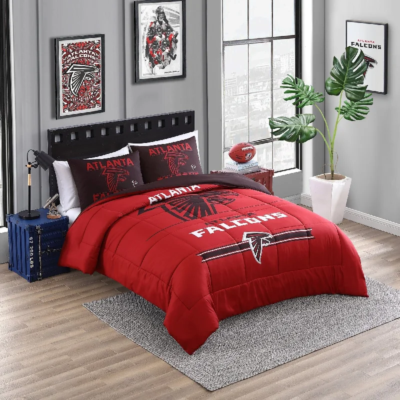 Queen - size comforters for standard queen - sized mattressesAtlanta Falcons NFL Licensed "Command" Comforter & Sham Set Queen - size comforters for standard queen - sized mattressesAtlanta Falcons NFL Licensed "Command" Comforter & Sham Set