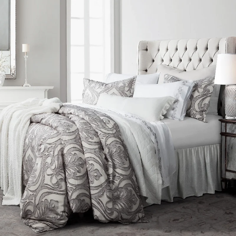 Full - size comforters suitable for full - sized beds in guest rooms or small bedroomsHiEnd Accents Nicole Damask Comforter Set, 3PC Full - size comforters suitable for full - sized beds in guest rooms or small bedroomsHiEnd Accents Nicole Damask Comforter Set, 3PC