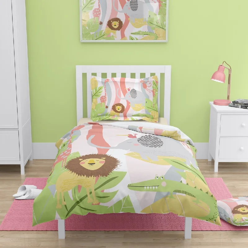 Full - size comforters suitable for full - sized beds in guest rooms or small bedroomsLaural Home Jungle Pals Pink Comforter Full - size comforters suitable for full - sized beds in guest rooms or small bedroomsLaural Home Jungle Pals Pink Comforter