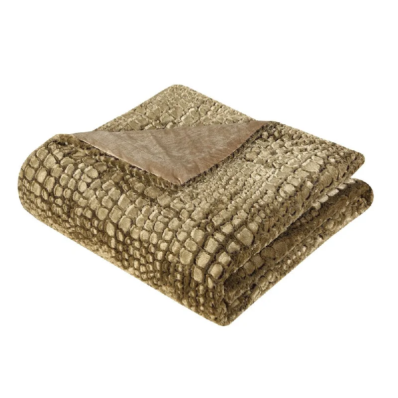 Full - size comforters suitable for full - sized beds in guest rooms or small bedroomsChic Home Caimani Gold Faux Fur Queen 7-piece Comforter Set Full - size comforters suitable for full - sized beds in guest rooms or small bedroomsChic Home Caimani Gold Faux Fur Queen 7-piece Comforter Set
