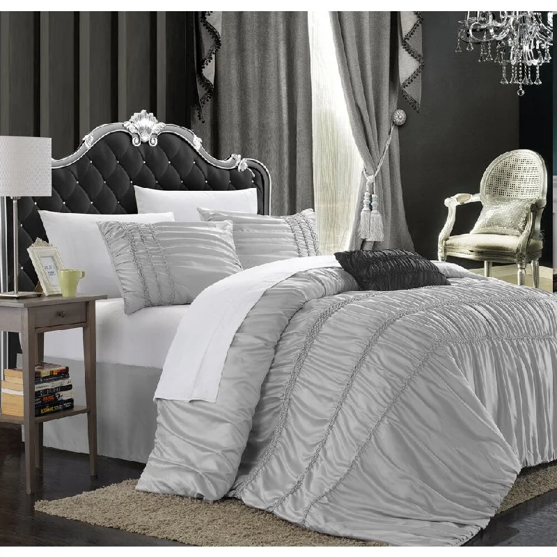 Duck down comforters with a softer feel and good warmth retentionChic Home Romano Silver 5-piece Comforter Set Duck down comforters with a softer feel and good warmth retentionChic Home Romano Silver 5-piece Comforter Set