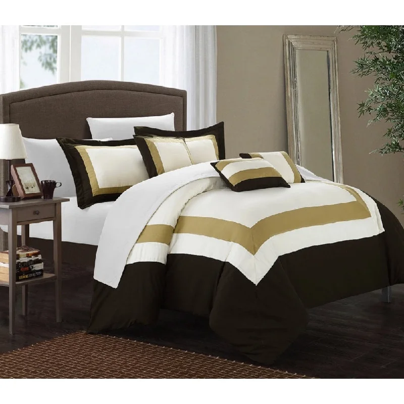 King - size comforters to fit large king - sized beds perfectlyCopper Grove Minesing Gold/Brown/White 10-piece Bed in a Bag King - size comforters to fit large king - sized beds perfectlyCopper Grove Minesing Gold/Brown/White 10-piece Bed in a Bag