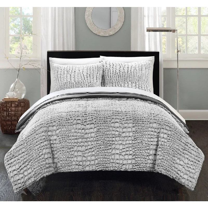 Synthetic - filled comforters like polyester for affordability and hypoallergenic propertiesChic Home Caimani Grey Faux Fur Queen 7-piece Comforter Set Synthetic - filled comforters like polyester for affordability and hypoallergenic propertiesChic Home Caimani Grey Faux Fur Queen 7-piece Comforter Set