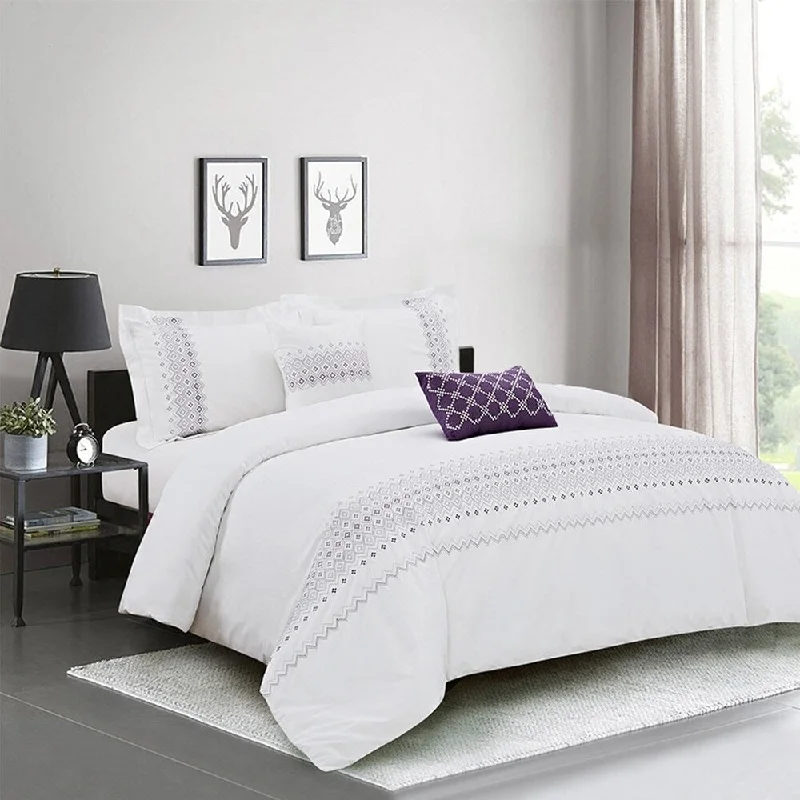 Bamboo - fiber - filled comforters with antibacterial and breathable qualitiesSandra Venditti- Aida 5 Piece Embroidery Cotton Comforter Set Bamboo - fiber - filled comforters with antibacterial and breathable qualitiesSandra Venditti- Aida 5 Piece Embroidery Cotton Comforter Set