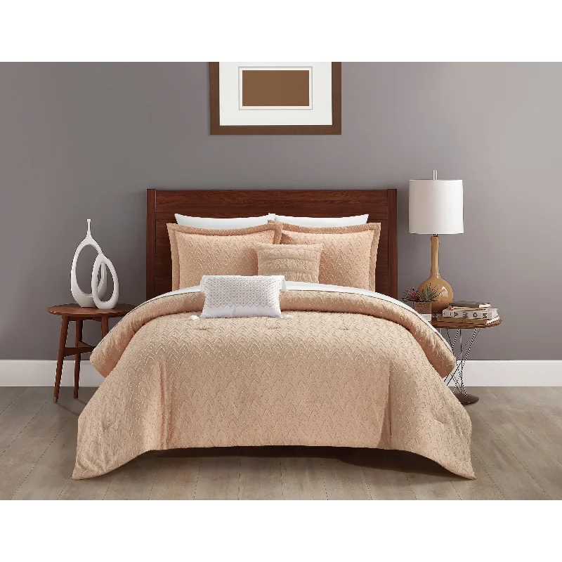 Full - size comforters suitable for full - sized beds in guest rooms or small bedroomsChic Home Riayn 5 Piece Clip Jacquard Geometric Comforter Set Full - size comforters suitable for full - sized beds in guest rooms or small bedroomsChic Home Riayn 5 Piece Clip Jacquard Geometric Comforter Set