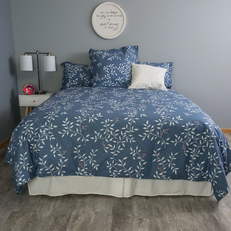 Silk duvet covers for a smooth and elegant touchDark Denim Floral 200 Thread Count Percale Duvet Cover Set Silk duvet covers for a smooth and elegant touchDark Denim Floral 200 Thread Count Percale Duvet Cover Set