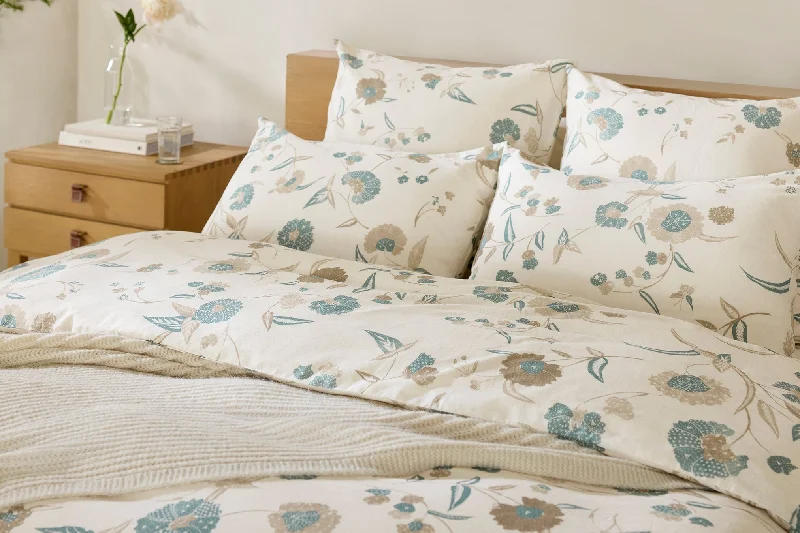 Flannel duvet covers for warmth in cold weatherAurora Print Duvet Set
