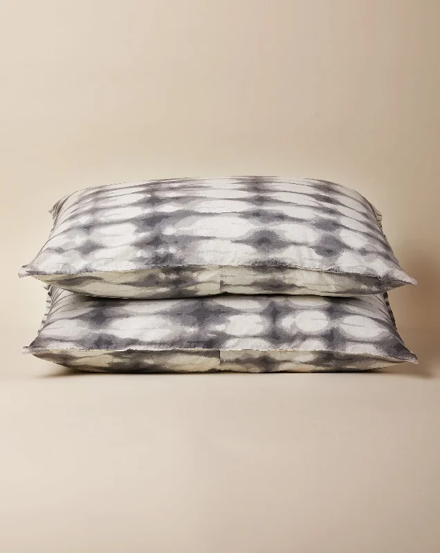 Oversized duvet covers that drape beautifully over the sides of the bed for a luxurious lookJanis Heather Pillow Sham Set Oversized duvet covers that drape beautifully over the sides of the bed for a luxurious lookJanis Heather Pillow Sham Set