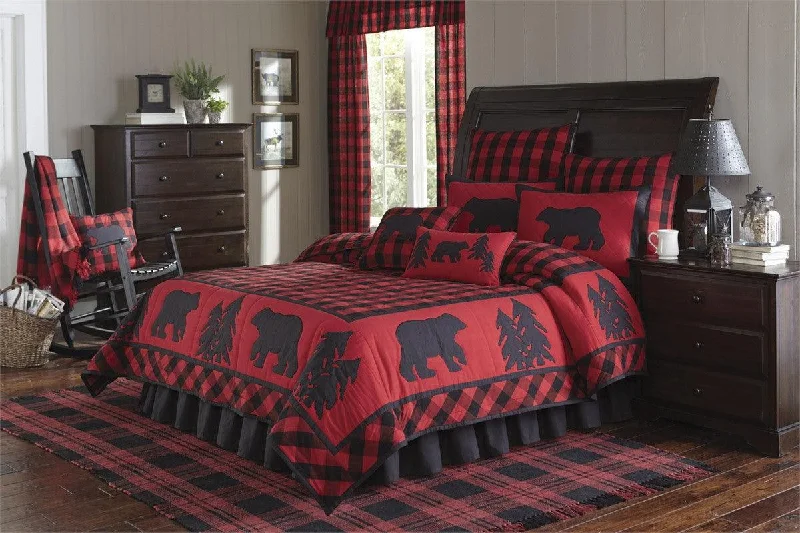 Bed skirts with a jacquard weave for a textured lookBuffalo Check King Bed Skirt - Park Designs Bed skirts with a jacquard weave for a textured lookBuffalo Check King Bed Skirt - Park Designs