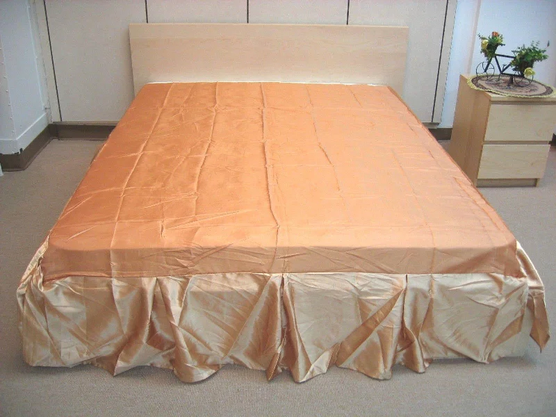 Bed skirts with a bohemian - inspired patternDaDa Bedding Butter Scotch Caramel Gold Dust Ruffle Pleated Bed Skirt - 14" Drop - Twin Size (BS-BM4578) Bed skirts with a bohemian - inspired patternDaDa Bedding Butter Scotch Caramel Gold Dust Ruffle Pleated Bed Skirt - 14" Drop - Twin Size (BS-BM4578)