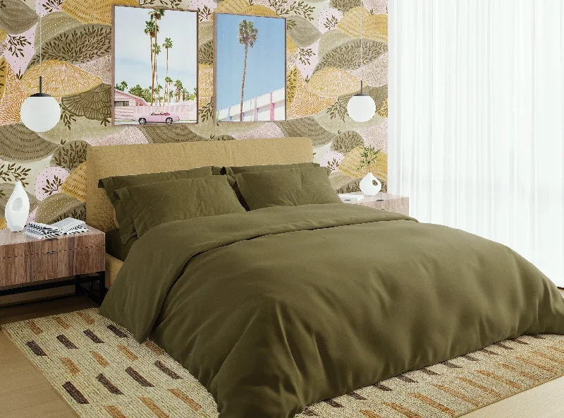 Guest - room duvet covers to make visitors feel welcome and comfortableSateen Duvet Cover in Forest Green Guest - room duvet covers to make visitors feel welcome and comfortableSateen Duvet Cover in Forest Green