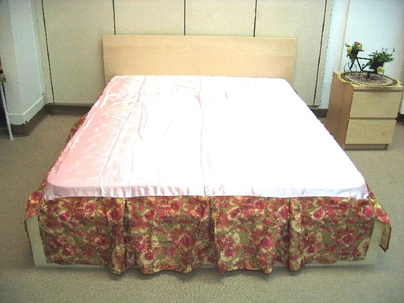 Bed skirts with a shabby - chic styleDaDa Bedding Sunrise Hibiscus Floral Dust Ruffle Pleated Satiny Pink Bed Skirt - 14" Drop  (BS-BM465L-1)