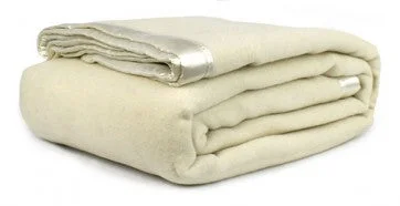 Rayon from bamboo blankets for a silky and breathable feelAustralian Wool Blanket Ivory Rayon from bamboo blankets for a silky and breathable feelAustralian Wool Blanket Ivory