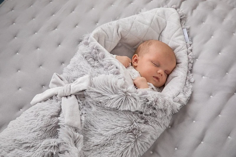 Silk blankets with a smooth and elegant touchBaby Blanket - Whisper Grey - Koochiwrap™️ Silk blankets with a smooth and elegant touchBaby Blanket - Whisper Grey - Koochiwrap™️