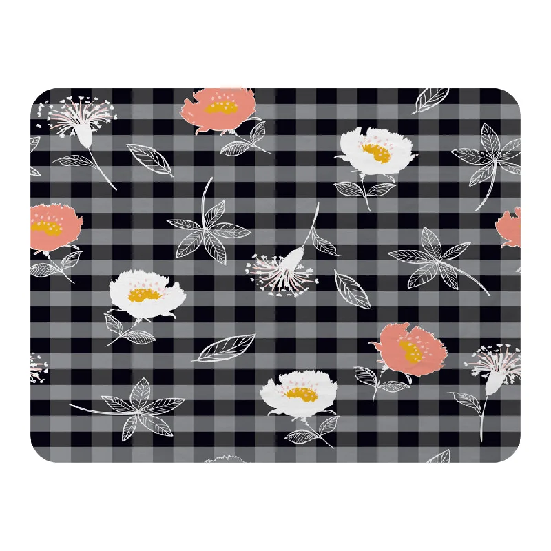 Chenille blankets with a thick and fuzzy textureblooming hand drawn orange and white flowers (Blanket) Chenille blankets with a thick and fuzzy textureblooming hand drawn orange and white flowers (Blanket)