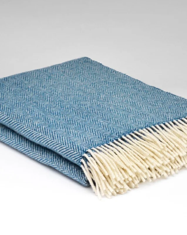 Cotton blankets for breathability and a lightweight feelBlue Sky Herringbone Throw Cotton blankets for breathability and a lightweight feelBlue Sky Herringbone Throw