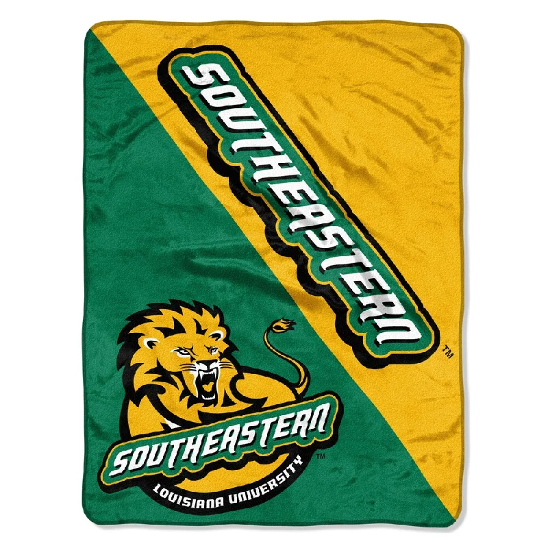 Wool blankets with natural warmth and insulationCOL 659 S Eastern Louisiana Halftone Micro Throw Wool blankets with natural warmth and insulationCOL 659 S Eastern Louisiana Halftone Micro Throw