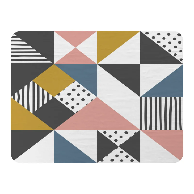 Microfiber blankets that are durable and easy to care forColoured Geometric Pattern (Blanket) Microfiber blankets that are durable and easy to care forColoured Geometric Pattern (Blanket)