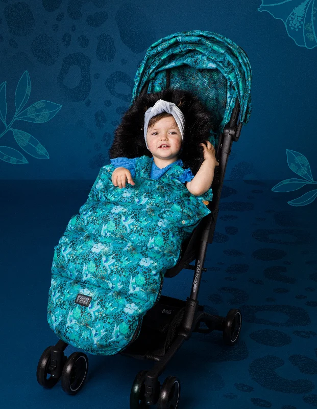 King - size blankets to cover large beds comfortablyFootmuff - hummingbird