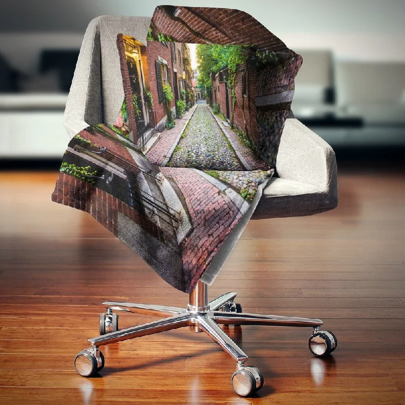 Bamboo fiber blankets with natural antibacterial propertiesDesignart 'Acorn Street Massachusetts' Landscape Fleece Throw Blanket Bamboo fiber blankets with natural antibacterial propertiesDesignart 'Acorn Street Massachusetts' Landscape Fleece Throw Blanket