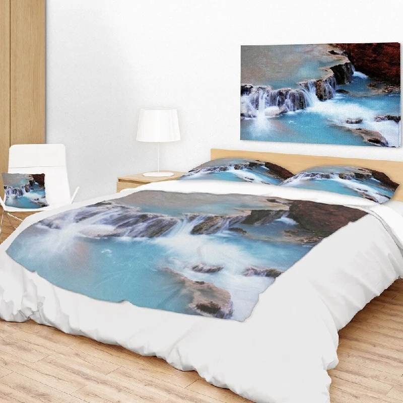 Acrylic blankets for a soft and affordable alternativeDesignart 'Beautiful Blue Water Cascade' Seashore Throw Blanket