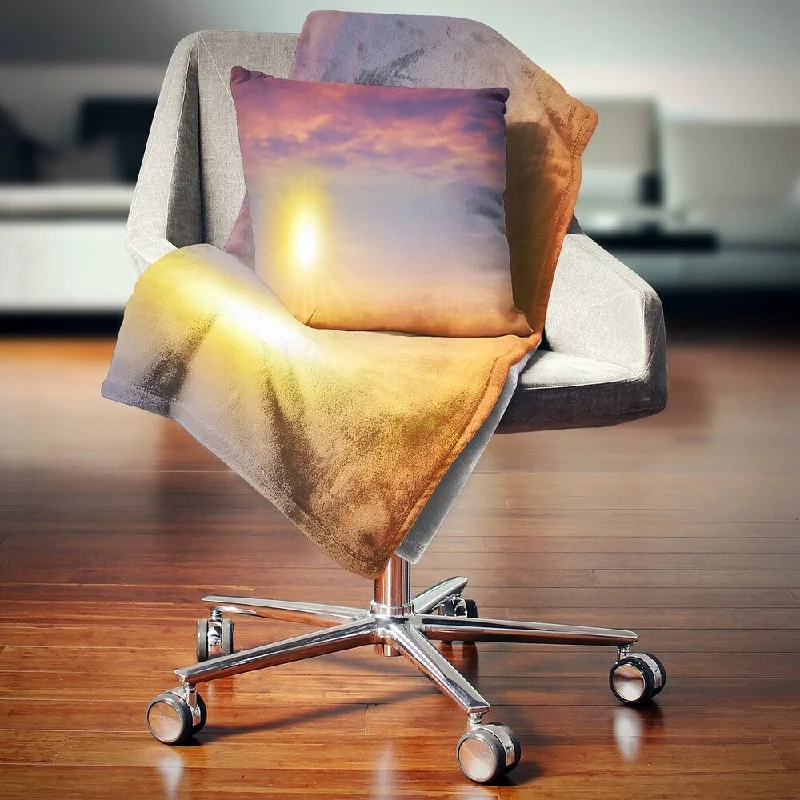 Chenille blankets with a thick and fuzzy textureDesignart 'Beautiful Panoramic Sunset' Landscape Fleece Throw Blanket Chenille blankets with a thick and fuzzy textureDesignart 'Beautiful Panoramic Sunset' Landscape Fleece Throw Blanket