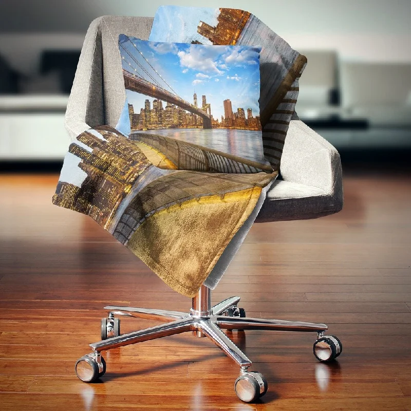 Fleece blankets for a cozy and plush textureDesignart 'Calm Sky Over Brooklyn Bridge' Cityscape Photo Throw Blanket Fleece blankets for a cozy and plush textureDesignart 'Calm Sky Over Brooklyn Bridge' Cityscape Photo Throw Blanket