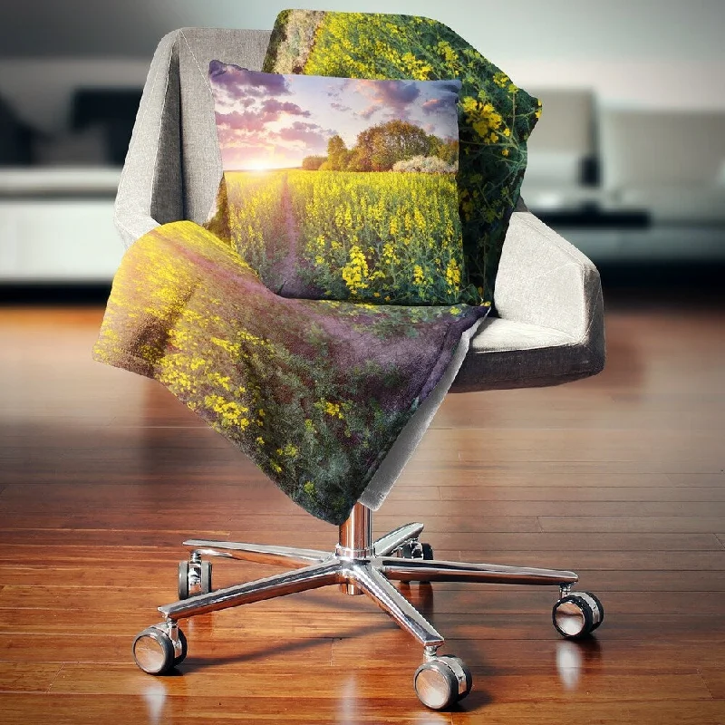 Wool blankets with natural warmth and insulationDesignart 'Fantastic Yellow Field at Sunset' Landscape Fleece Throw Blanket Wool blankets with natural warmth and insulationDesignart 'Fantastic Yellow Field at Sunset' Landscape Fleece Throw Blanket