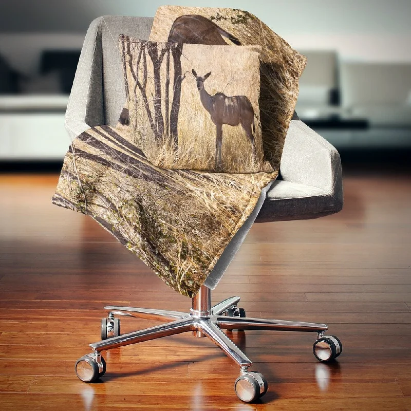 Wool blankets with natural warmth and insulationDesignart 'Grants Gazelle Standing in Long Grass' Animal Throw Blanket Wool blankets with natural warmth and insulationDesignart 'Grants Gazelle Standing in Long Grass' Animal Throw Blanket