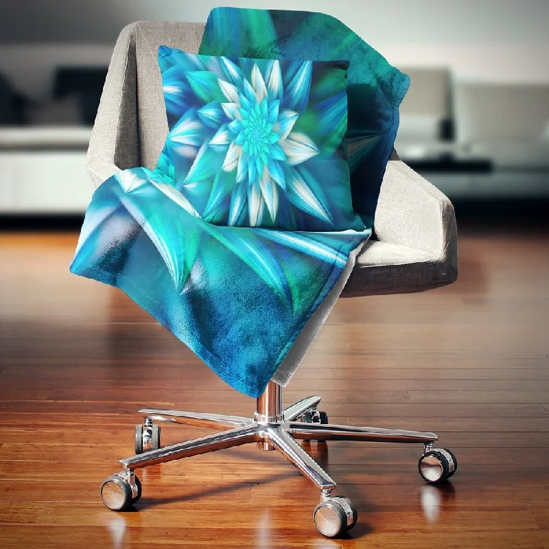Bamboo fiber blankets with natural antibacterial propertiesDesignart 'Huge Blue Fractal Flower' Floral Throw Blanket Bamboo fiber blankets with natural antibacterial propertiesDesignart 'Huge Blue Fractal Flower' Floral Throw Blanket