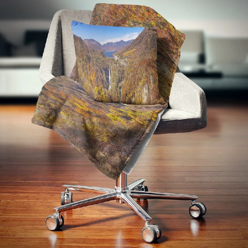 Synthetic fiber blend blankets for a budget - friendly choiceDesignart 'Kegon Falls near Nikko Panorama' Landscape Fleece Throw Blanket Synthetic fiber blend blankets for a budget - friendly choiceDesignart 'Kegon Falls near Nikko Panorama' Landscape Fleece Throw Blanket