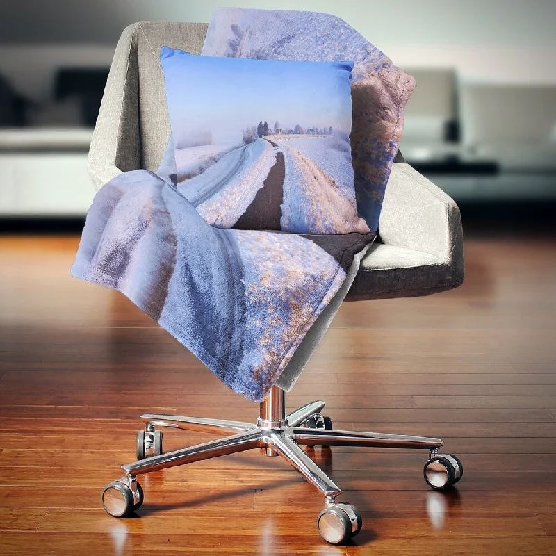 Bamboo fiber blankets with natural antibacterial propertiesDesignart 'Lake and Dike at Sunrise Panorama' Landscape Fleece Throw Blanket Bamboo fiber blankets with natural antibacterial propertiesDesignart 'Lake and Dike at Sunrise Panorama' Landscape Fleece Throw Blanket