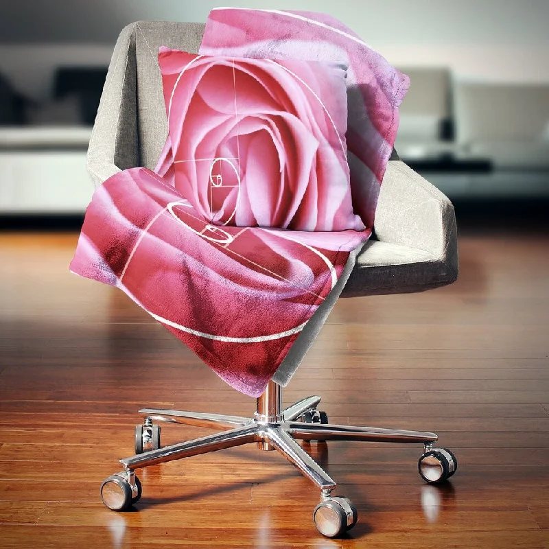 Bamboo fiber blankets with natural antibacterial propertiesDesignart 'Pink Flower with Spiral Arrangement' Floral Throw Blanket Bamboo fiber blankets with natural antibacterial propertiesDesignart 'Pink Flower with Spiral Arrangement' Floral Throw Blanket
