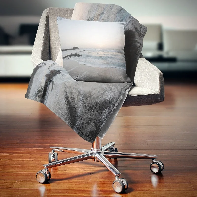 Microfiber blankets that are durable and easy to care forDesignart 'Serene Blue Beach with White Sun' Modern Beach Throw Blanket Microfiber blankets that are durable and easy to care forDesignart 'Serene Blue Beach with White Sun' Modern Beach Throw Blanket