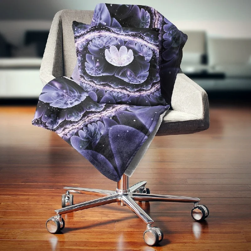 Queen - size blankets for standard - sized bedsDesignart 'Shiny Fractal Flower with Bokeh Effect' Floral Throw Blanket Queen - size blankets for standard - sized bedsDesignart 'Shiny Fractal Flower with Bokeh Effect' Floral Throw Blanket