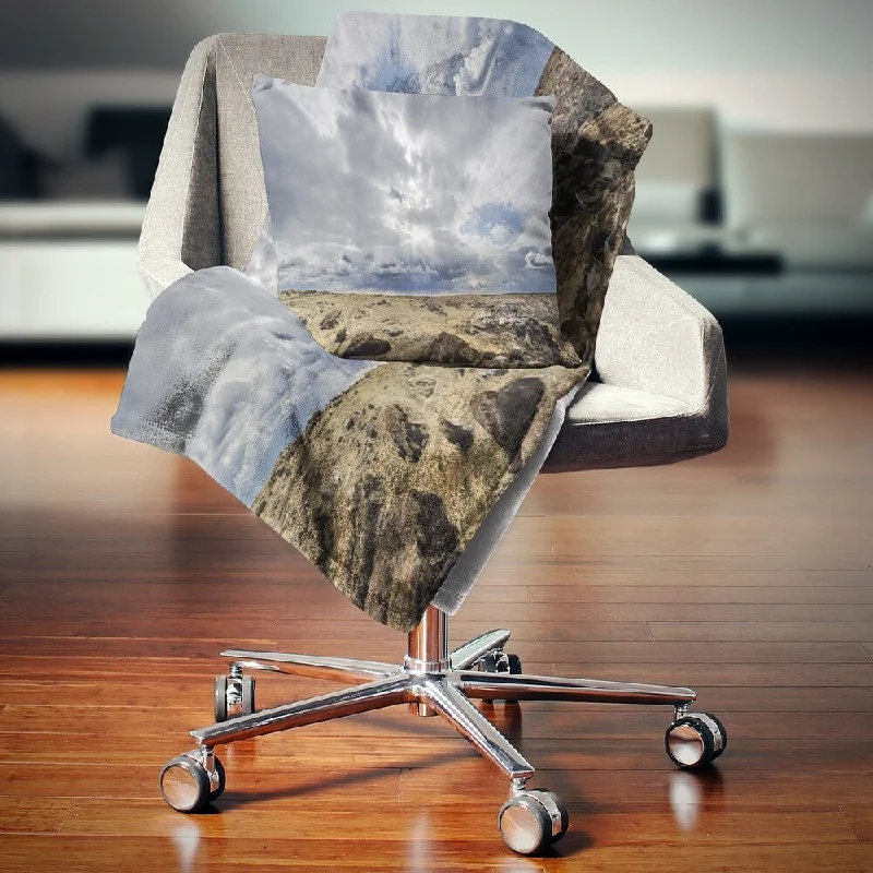 Microfiber blankets that are durable and easy to care forDesignart 'Sky and Stones under Dark Clouds' Landscape Fleece Throw Blanket Microfiber blankets that are durable and easy to care forDesignart 'Sky and Stones under Dark Clouds' Landscape Fleece Throw Blanket