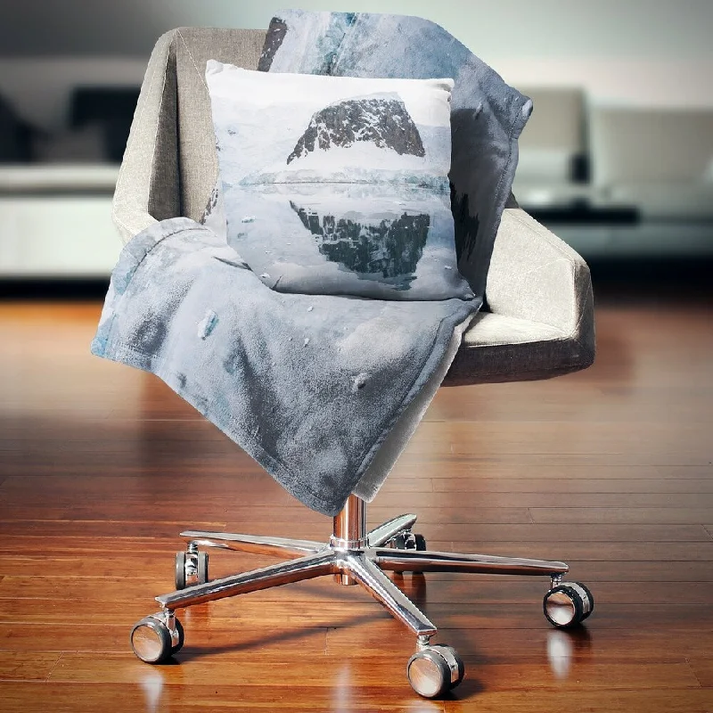Bamboo fiber blankets with natural antibacterial propertiesDesignart 'Snowcap Hill in Antarctica' Seashore Throw Blanket Bamboo fiber blankets with natural antibacterial propertiesDesignart 'Snowcap Hill in Antarctica' Seashore Throw Blanket