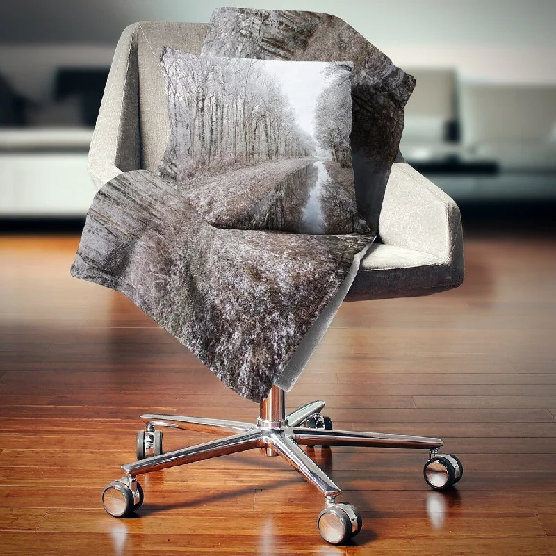 Wool blankets with natural warmth and insulationDesignart 'Trees in White Winter Landscape' Landscape Fleece Throw Blanket Wool blankets with natural warmth and insulationDesignart 'Trees in White Winter Landscape' Landscape Fleece Throw Blanket