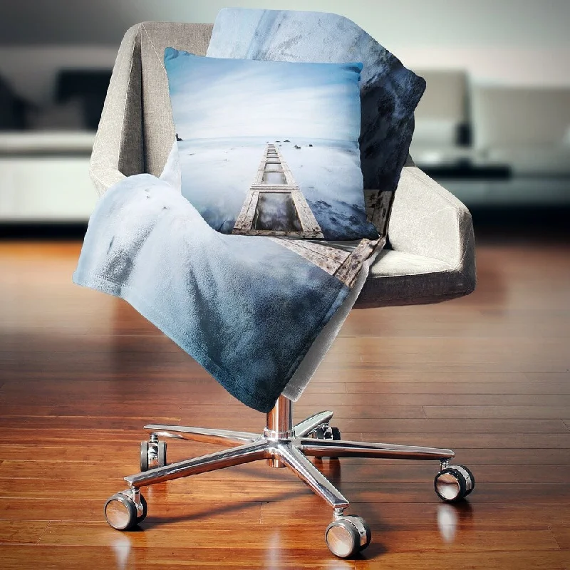 Cashmere blankets for ultimate softness and luxuryDesignart 'Wooden Jetty in Morning Blue Sea' Landscape Wall Throw Blanket Cashmere blankets for ultimate softness and luxuryDesignart 'Wooden Jetty in Morning Blue Sea' Landscape Wall Throw Blanket