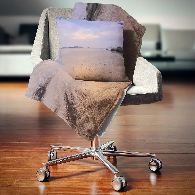 Linen blankets with a rustic and textured lookDesignart 'Yellowish Sunset at Lung Kwu Tan Coastline' Landscape Fleece Throw Blanket Linen blankets with a rustic and textured lookDesignart 'Yellowish Sunset at Lung Kwu Tan Coastline' Landscape Fleece Throw Blanket